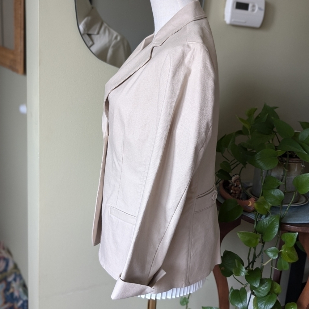 Liz Claiborne Women's Size Small Petite Beige Button Front Cotton Blazer - Picture 4 of 10
